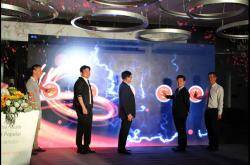 为年轻代言,加西亚首创“现代雅致”风格