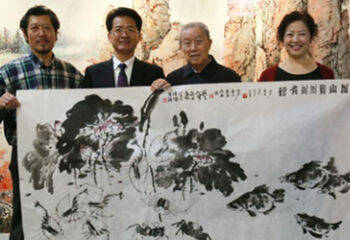 齐白石嫡孙参观蒙娜丽莎瓷艺馆