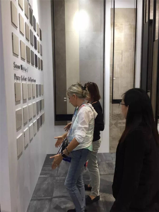 国内外客商参观展位 (3).jpg